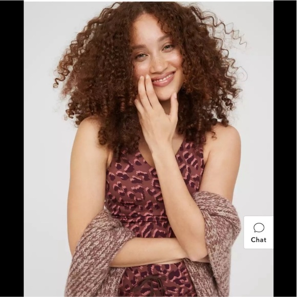 Leopard v neck sport bra - Picture 3 of 6